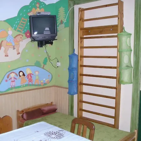 Gabor Vendeghaz Apartment *